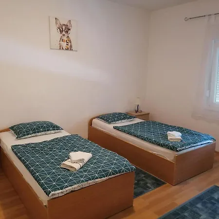 Zdenka Apartment *